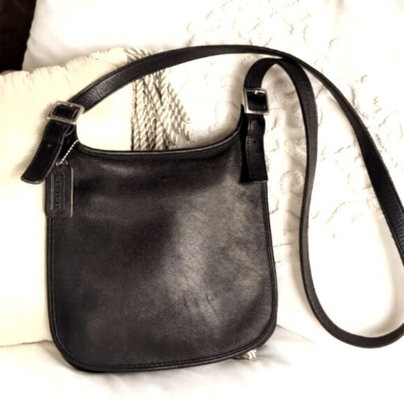 Vintage Coach Black 🖤 Leather Slim Hippie Flap Crossbody Saddle Messenge - Picture 1 of 17